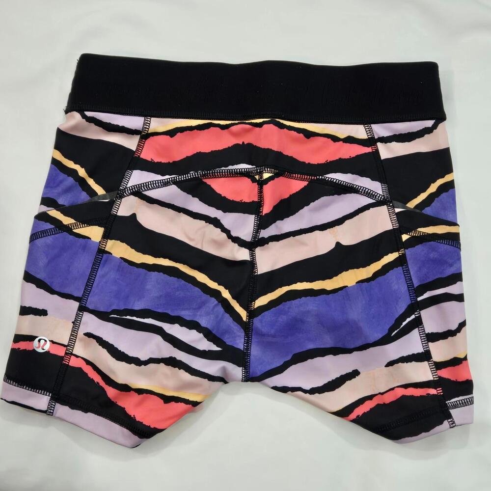Lululemon Shorts Size 4 Running Workout Black White Purple Coral Abstract Design - Picture 2 of 7